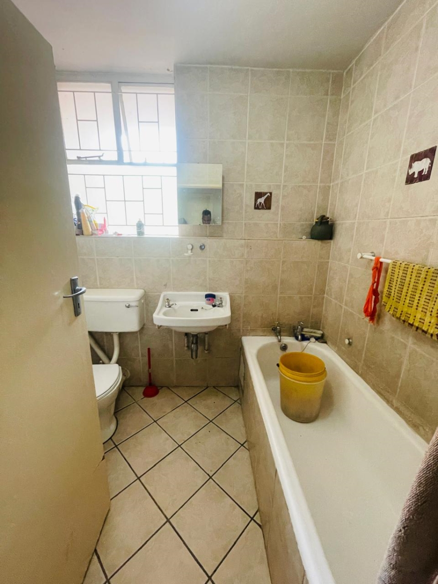 2 Bedroom Property for Sale in Gezina Gauteng