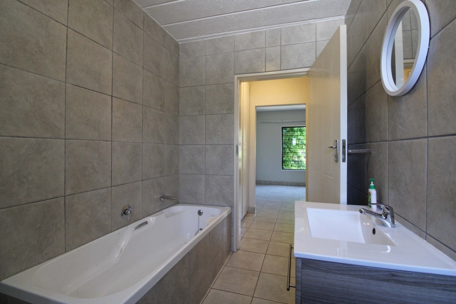 3 Bedroom Property for Sale in Bryanston Gauteng