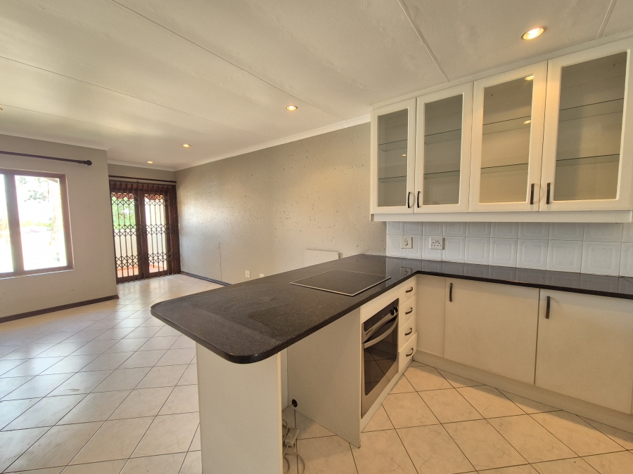 To Let 2 Bedroom Property for Rent in Buurendal Gauteng