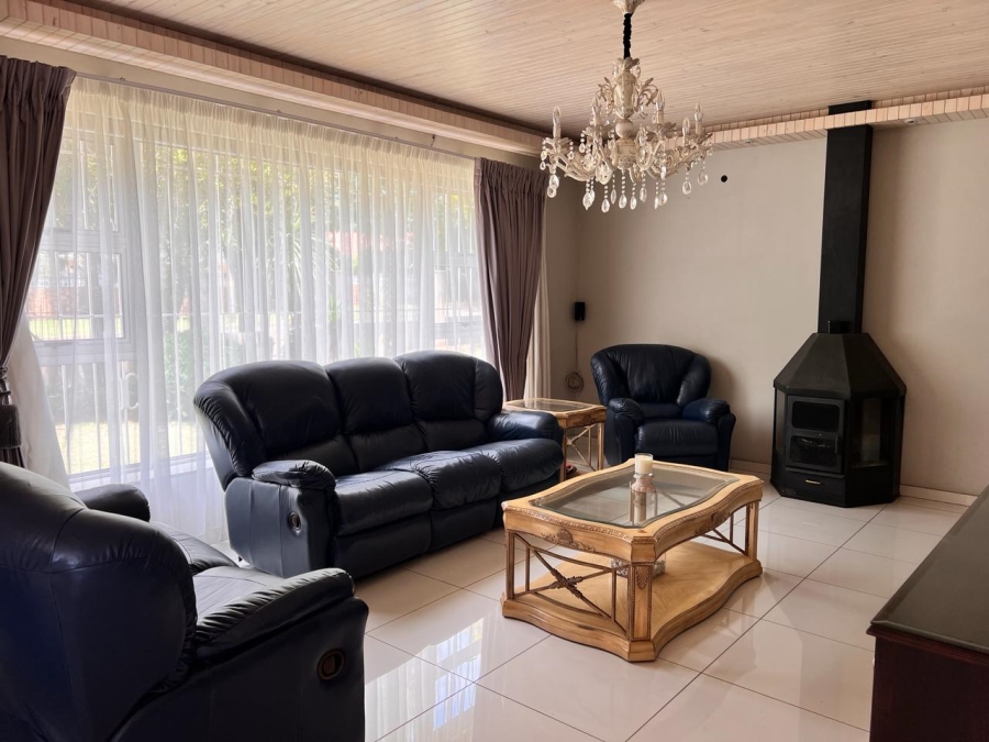 3 Bedroom Property for Sale in Selcourt Gauteng