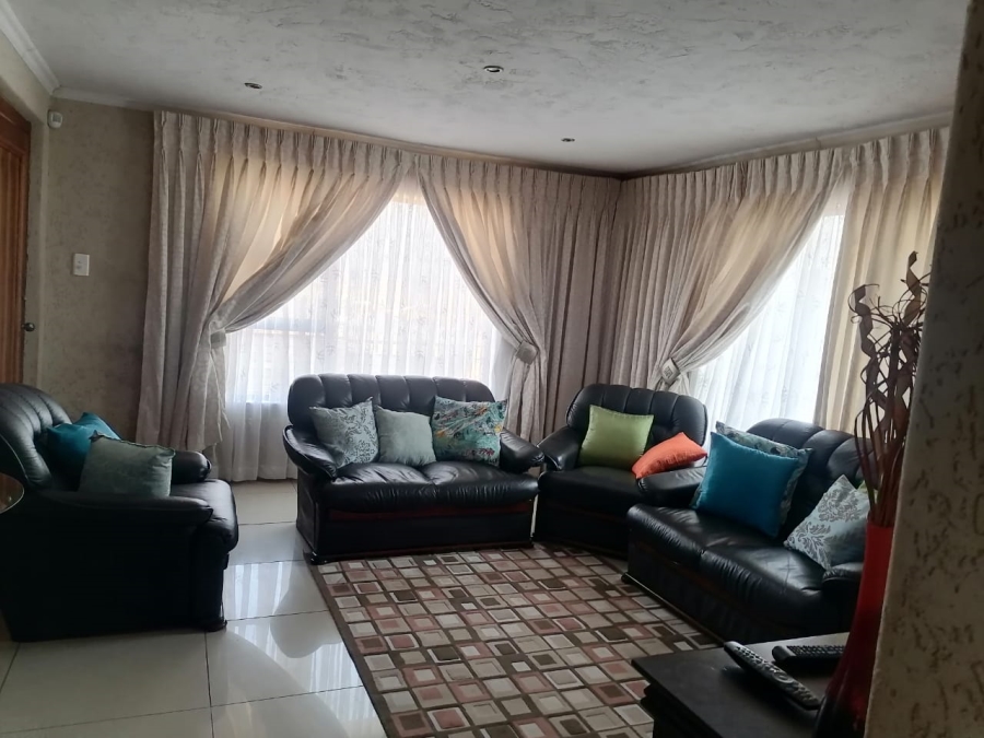 3 Bedroom Property for Sale in Ratanda Gauteng