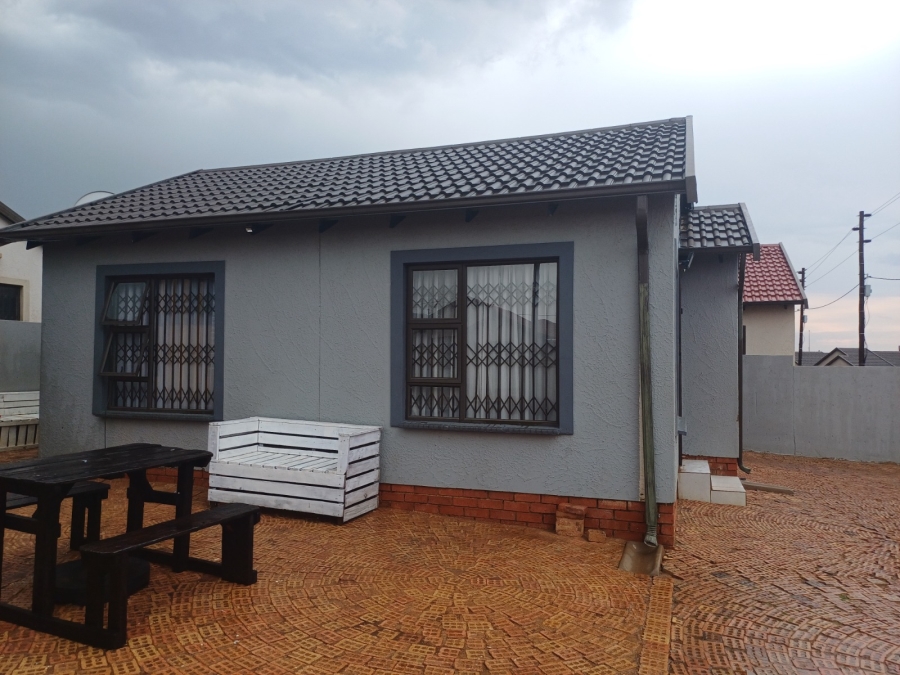 2 Bedroom Property for Sale in Stretford Gauteng