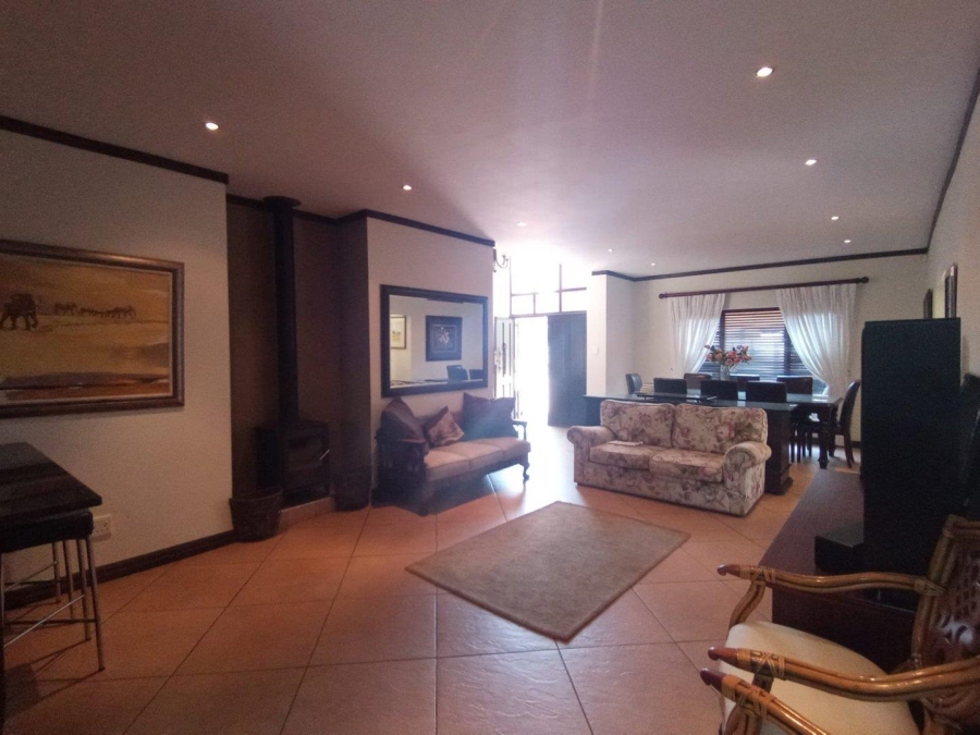 3 Bedroom Property for Sale in Three Rivers Proper Gauteng