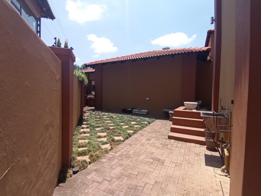 3 Bedroom Property for Sale in Three Rivers Proper Gauteng