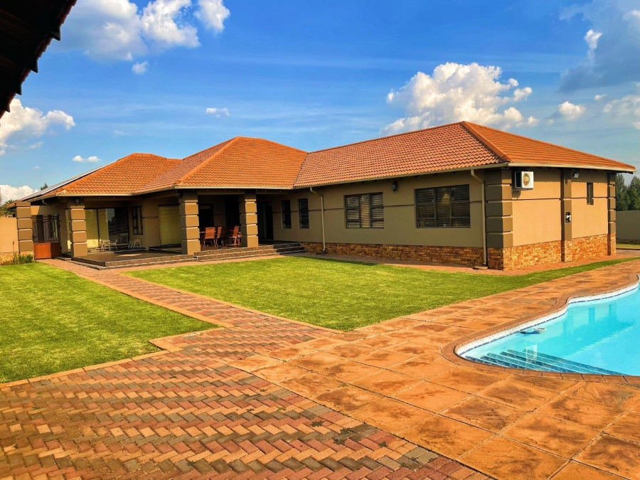 4 Bedroom Property for Sale in Three Rivers East Gauteng