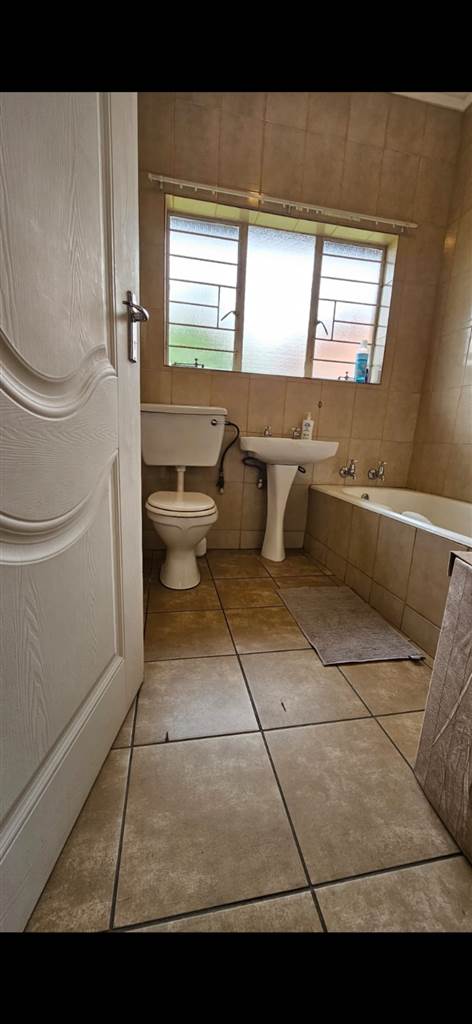 To Let 1 Bedroom Property for Rent in Birchleigh North Gauteng