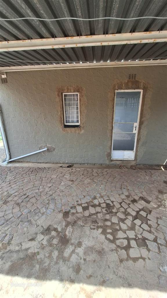 To Let 1 Bedroom Property for Rent in Birchleigh North Gauteng