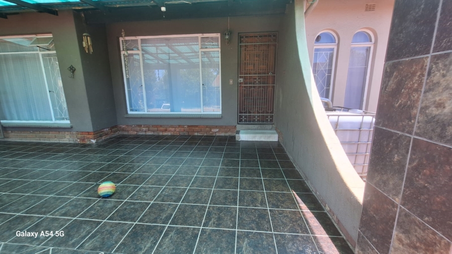 To Let 1 Bedroom Property for Rent in Birchleigh North Gauteng