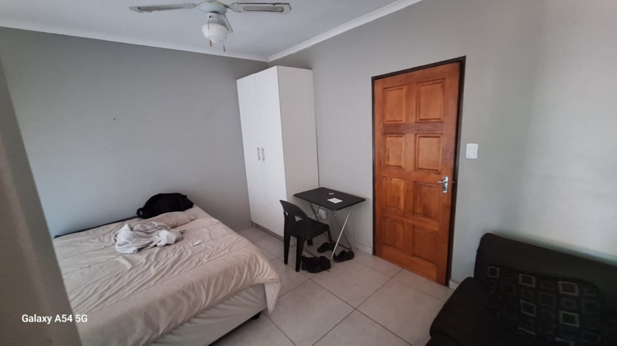 To Let 1 Bedroom Property for Rent in Birchleigh North Gauteng