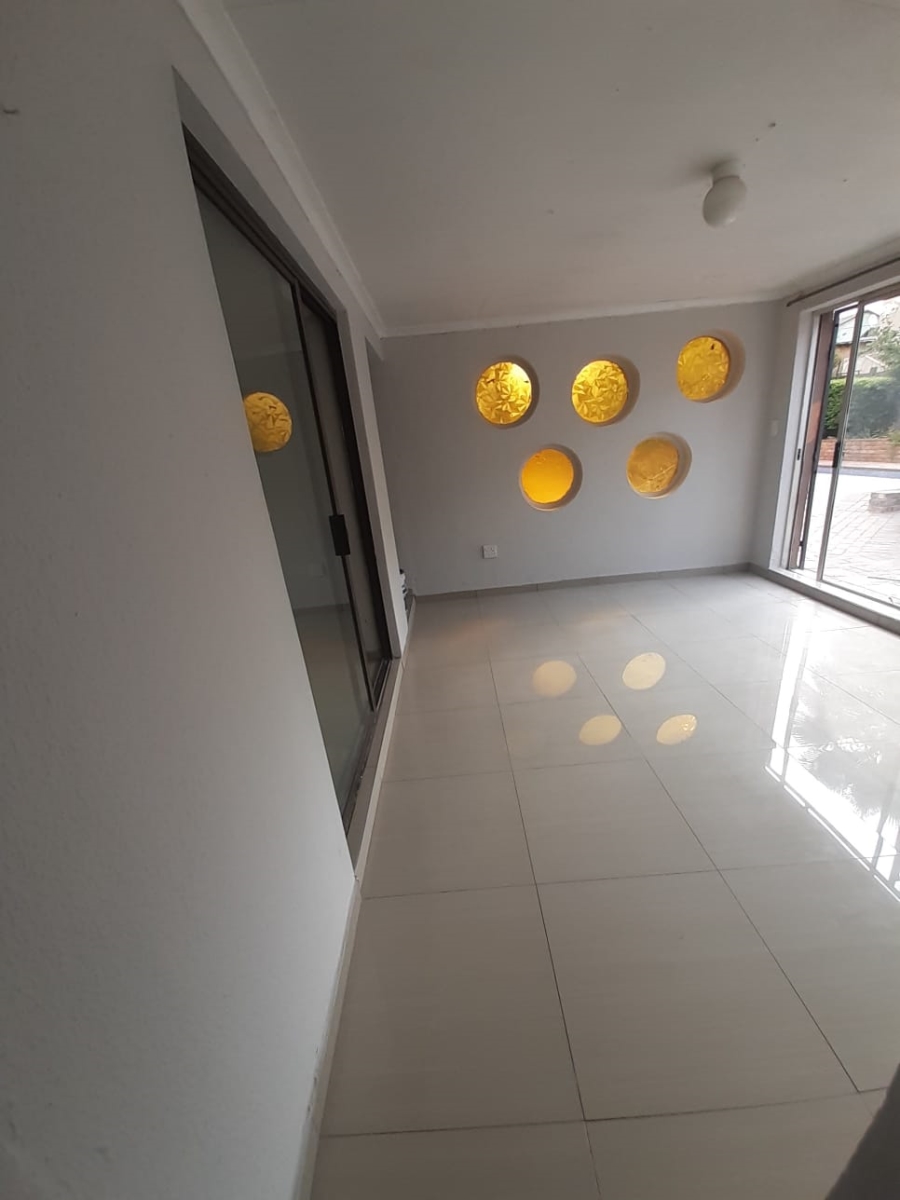 To Let 1 Bedroom Property for Rent in Birch Acres Gauteng