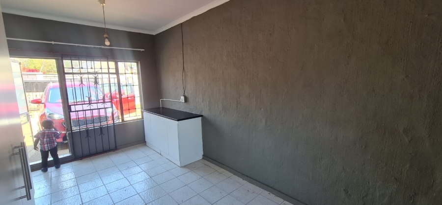 To Let 1 Bedroom Property for Rent in Esther Park Gauteng