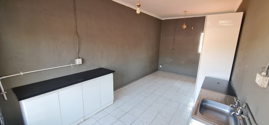 To Let 1 Bedroom Property for Rent in Esther Park Gauteng