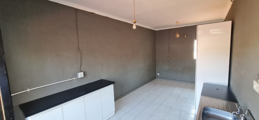 To Let 1 Bedroom Property for Rent in Esther Park Gauteng