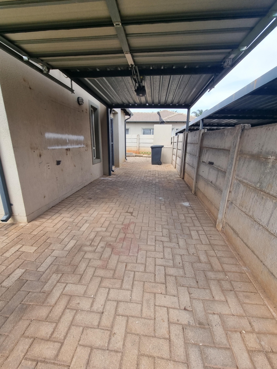 To Let 2 Bedroom Property for Rent in Amorosa Gauteng