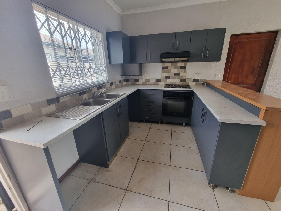 To Let 2 Bedroom Property for Rent in Amorosa Gauteng