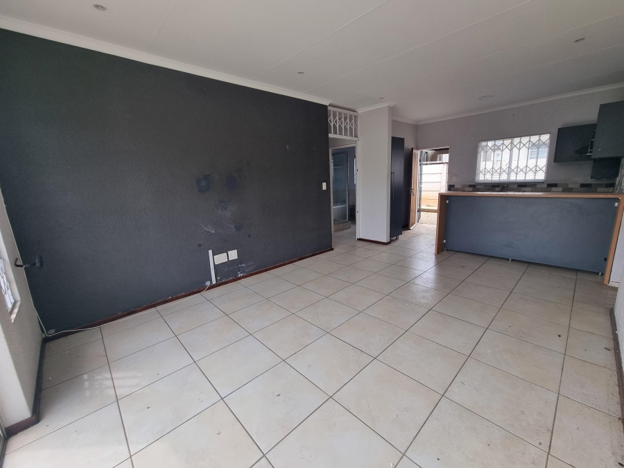 To Let 2 Bedroom Property for Rent in Amorosa Gauteng