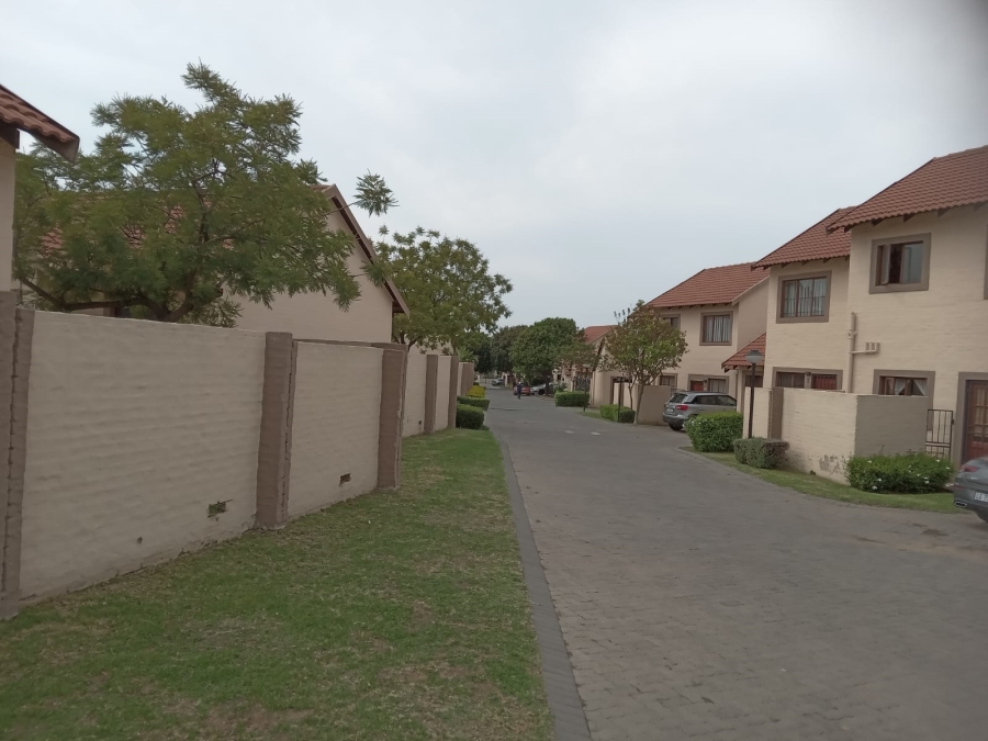 To Let 2 Bedroom Property for Rent in Carlswald Gauteng