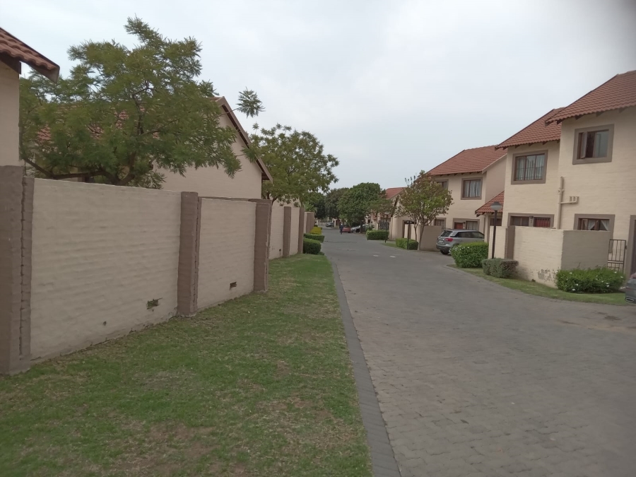 To Let 2 Bedroom Property for Rent in Carlswald Gauteng