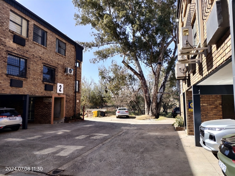 To Let commercial Property for Rent in Strijdom Park Gauteng