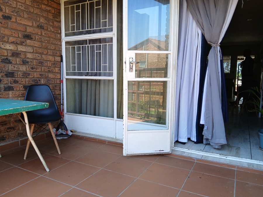 To Let 2 Bedroom Property for Rent in Ravenswood Gauteng