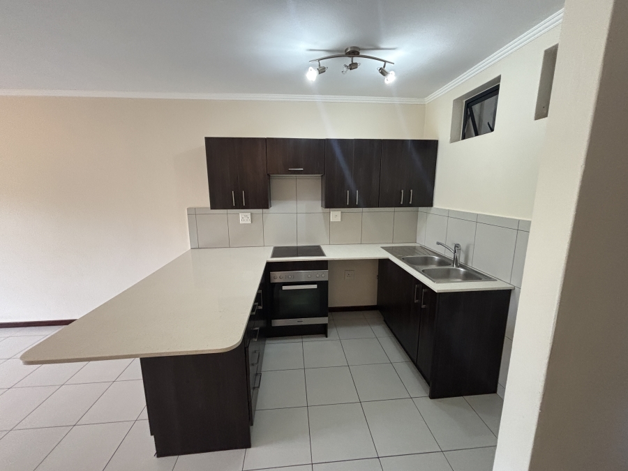 To Let 2 Bedroom Property for Rent in Jackal Creek Golf Estate Gauteng