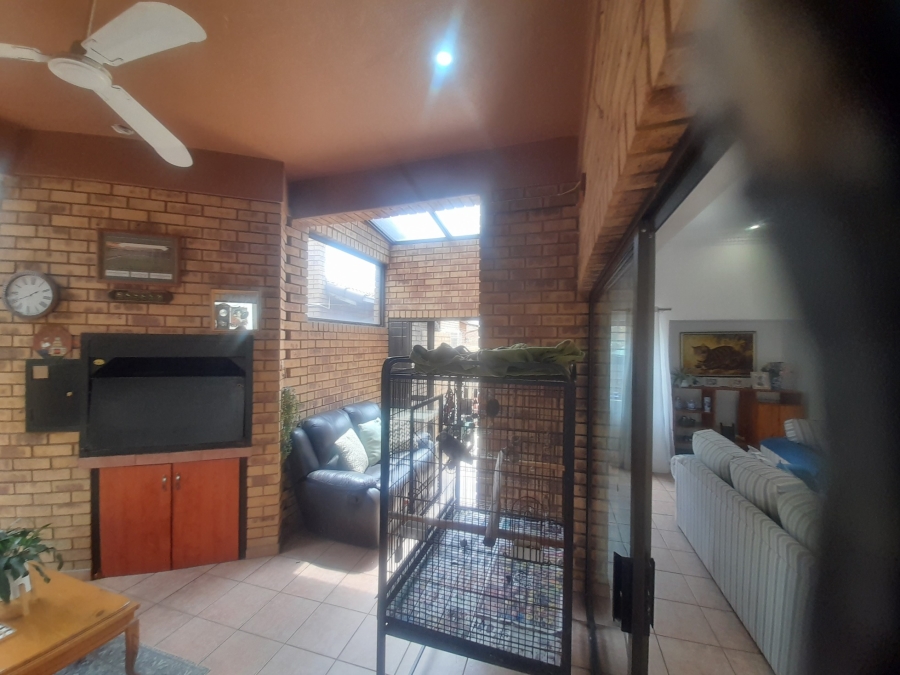 3 Bedroom Property for Sale in New Redruth Gauteng