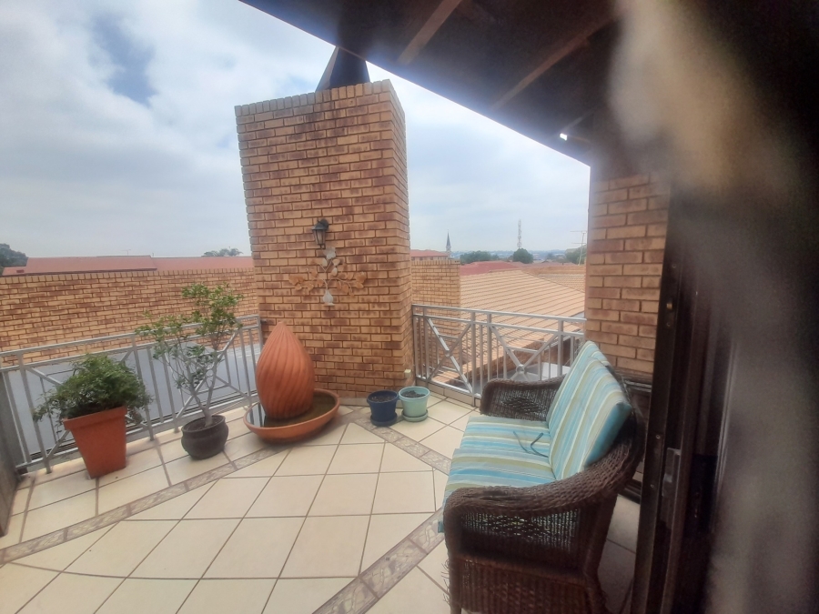 3 Bedroom Property for Sale in New Redruth Gauteng