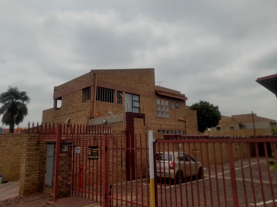 3 Bedroom Property for Sale in New Redruth Gauteng