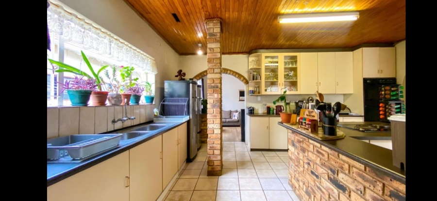 To Let 2 Bedroom Property for Rent in Malvern East Gauteng