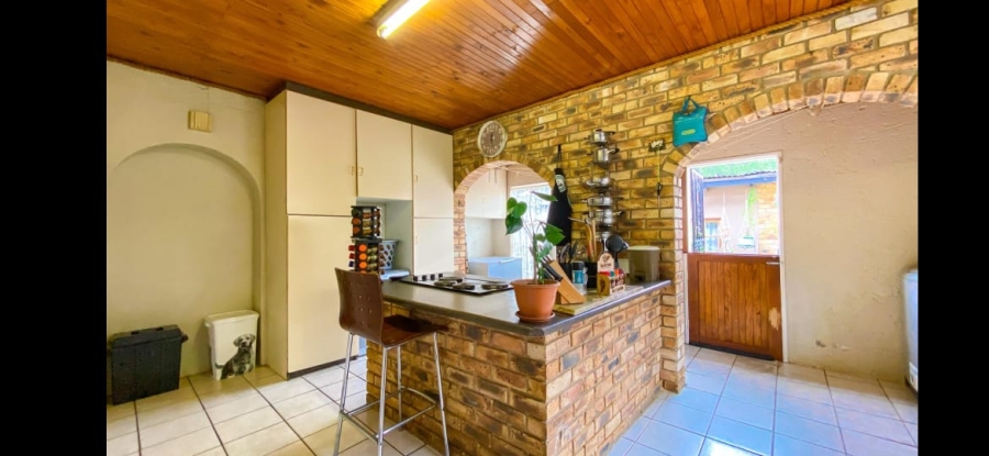 To Let 2 Bedroom Property for Rent in Malvern East Gauteng