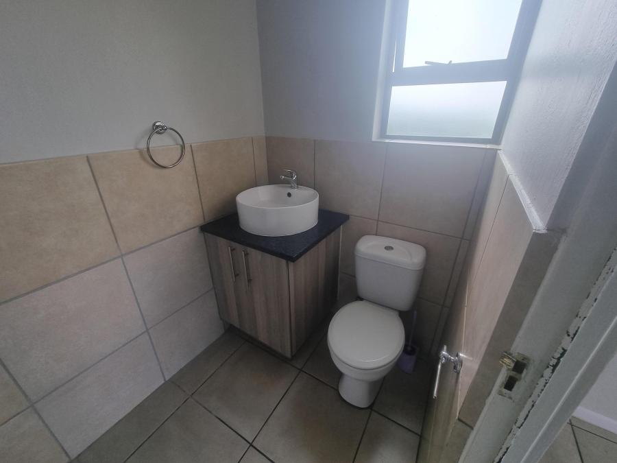 To Let 2 Bedroom Property for Rent in Ruimsig Gauteng