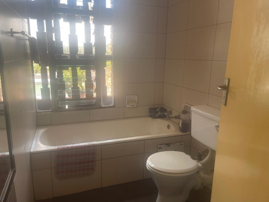 2 Bedroom Property for Sale in Sunnyside Gauteng