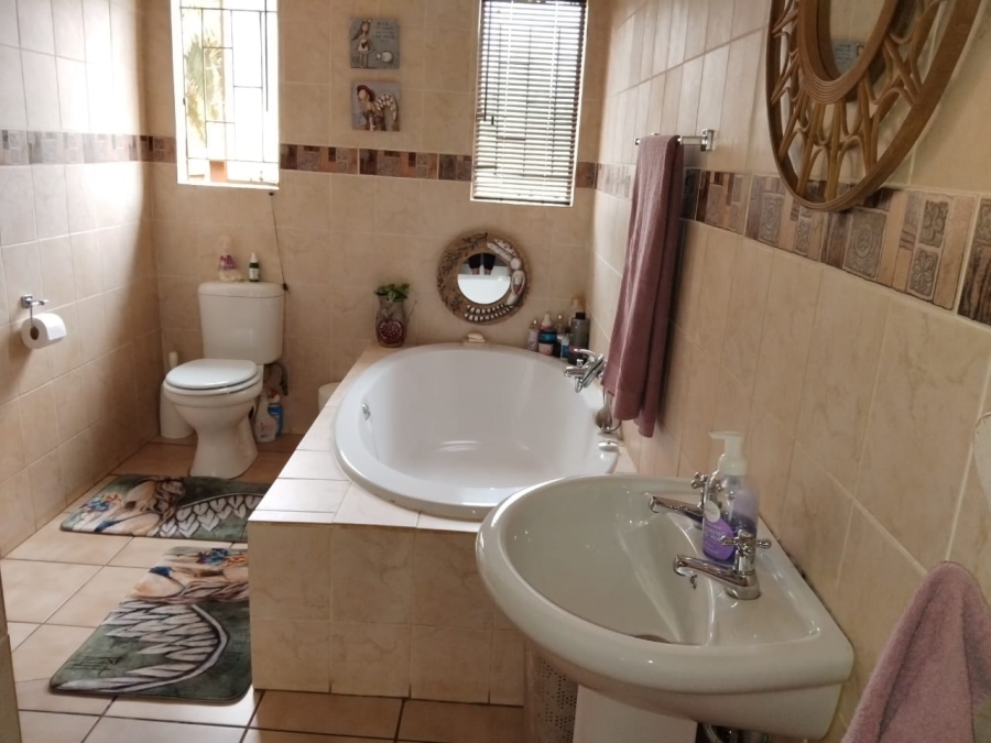 3 Bedroom Property for Sale in Vanderbijlpark SE 4 Gauteng