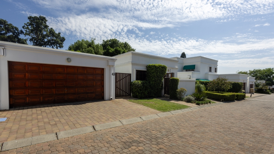 To Let 3 Bedroom Property for Rent in Pineslopes Gauteng