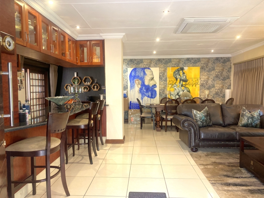 2 Bedroom Property for Sale in Faerie Glen Gauteng