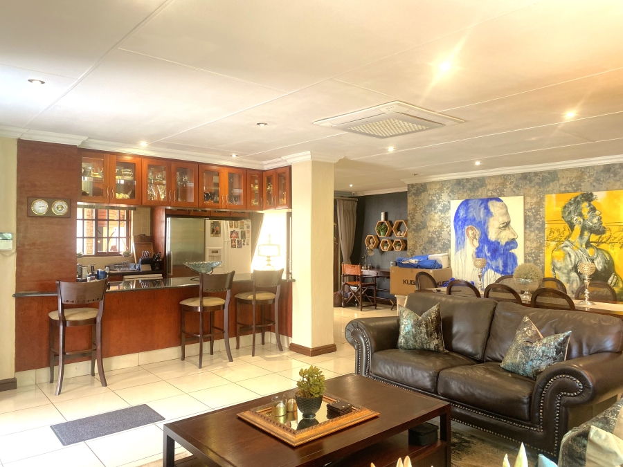 2 Bedroom Property for Sale in Faerie Glen Gauteng