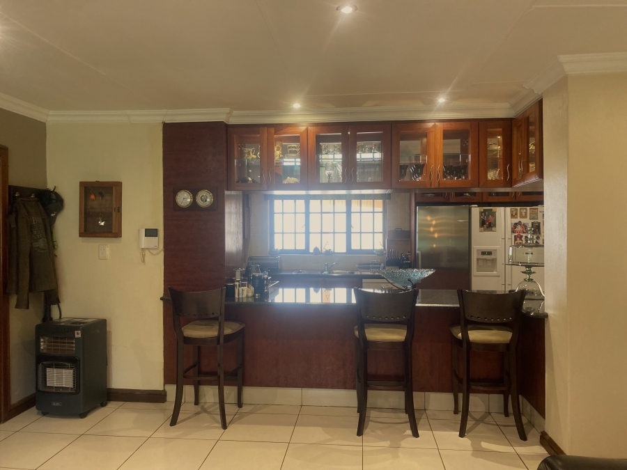 2 Bedroom Property for Sale in Faerie Glen Gauteng