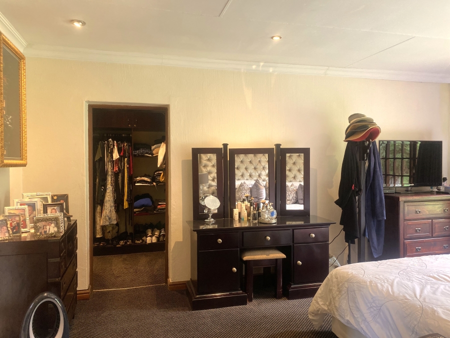 2 Bedroom Property for Sale in Faerie Glen Gauteng