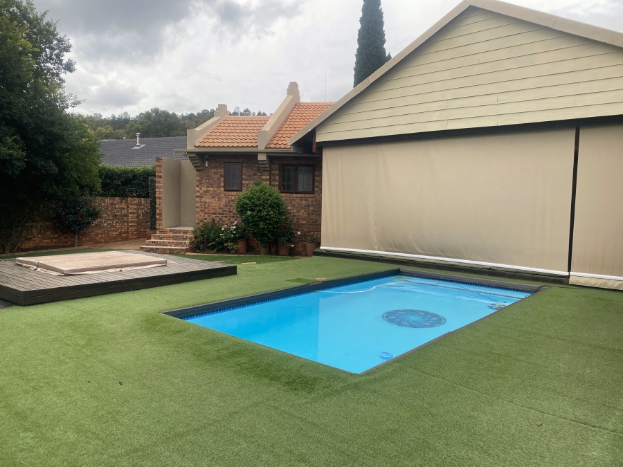 2 Bedroom Property for Sale in Faerie Glen Gauteng