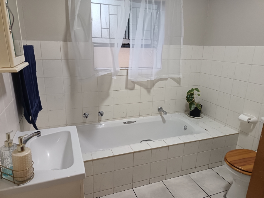 To Let 2 Bedroom Property for Rent in Riversdale Gauteng