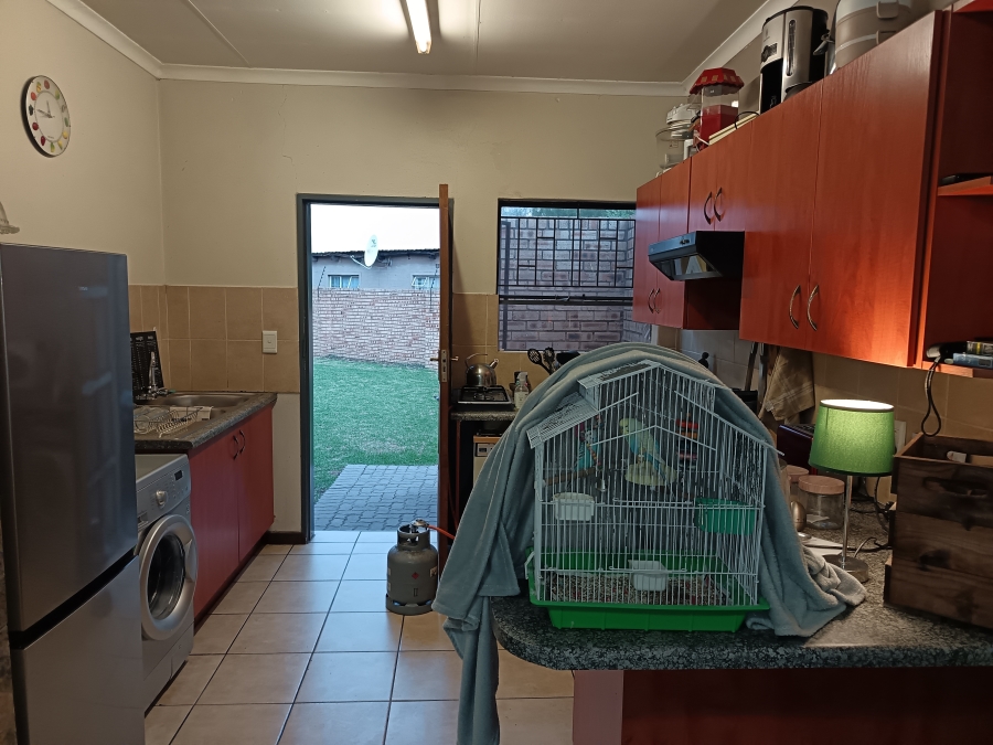 To Let 2 Bedroom Property for Rent in Riversdale Gauteng