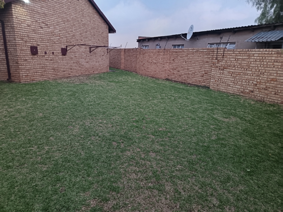 To Let 2 Bedroom Property for Rent in Riversdale Gauteng