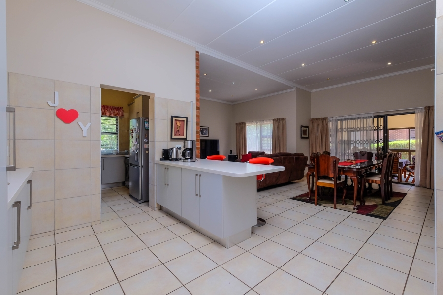 4 Bedroom Property for Sale in Ruimsig Country Estate Gauteng