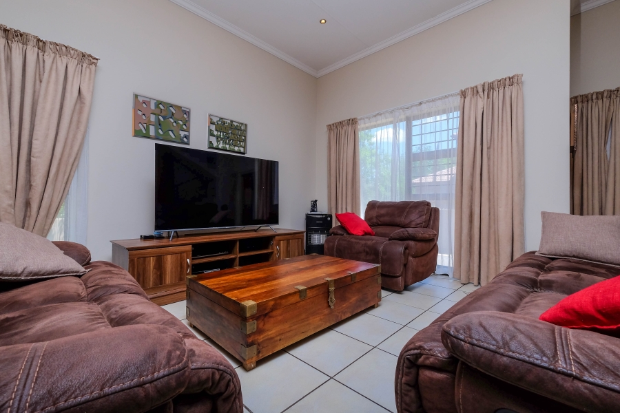 4 Bedroom Property for Sale in Ruimsig Country Estate Gauteng