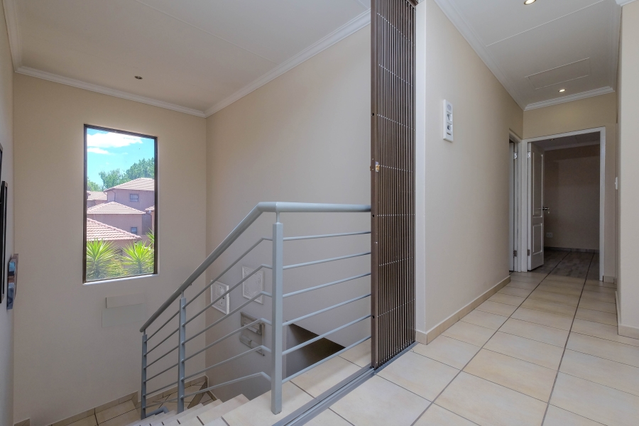 4 Bedroom Property for Sale in Ruimsig Country Estate Gauteng