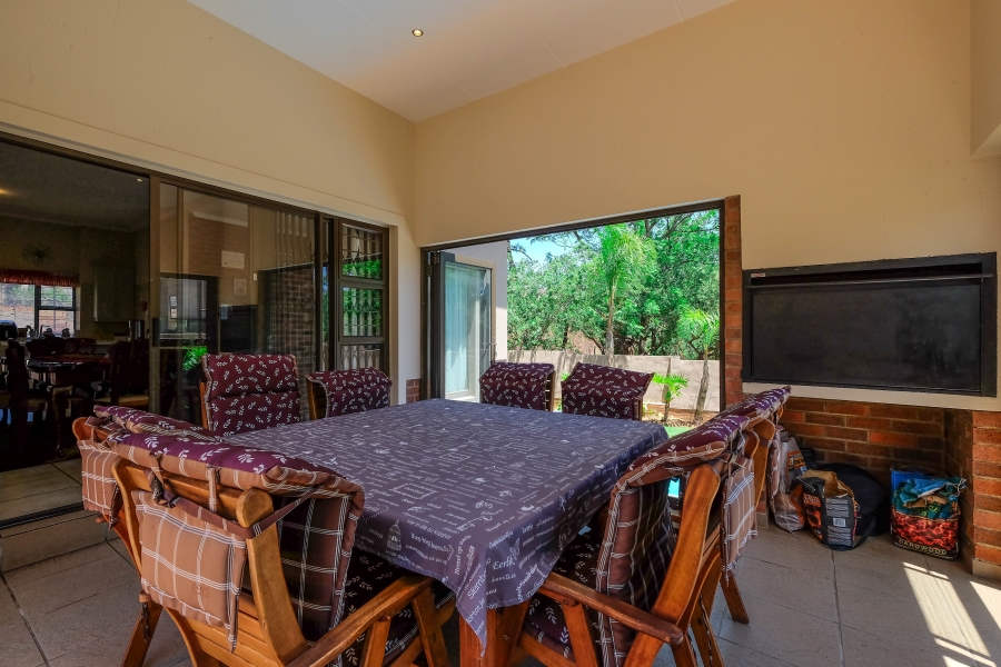 4 Bedroom Property for Sale in Ruimsig Country Estate Gauteng