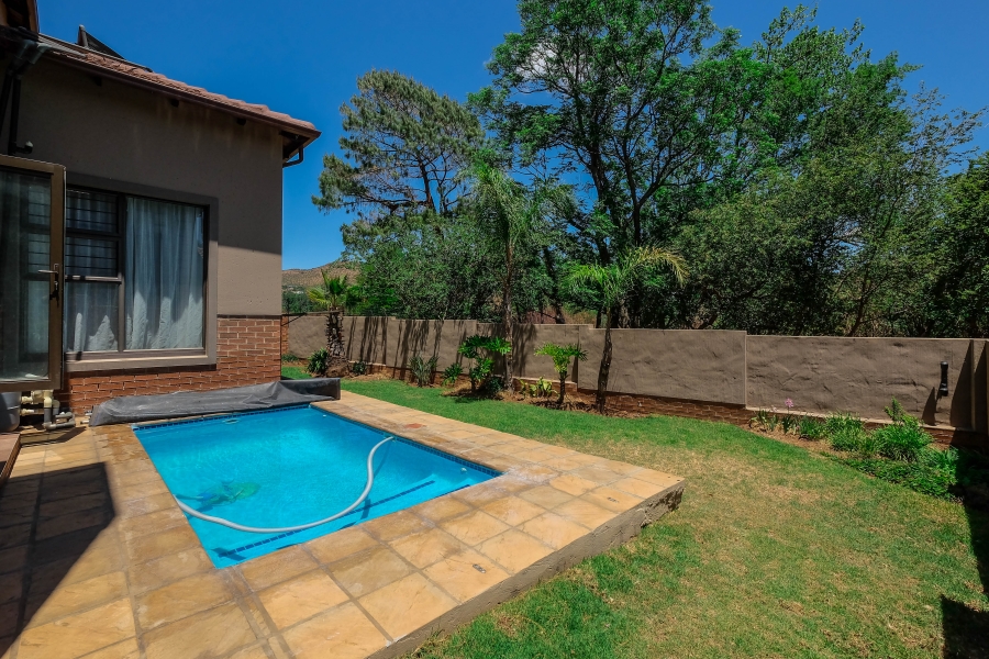 4 Bedroom Property for Sale in Ruimsig Country Estate Gauteng