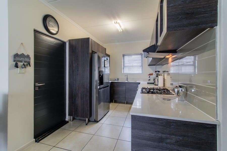 3 Bedroom Property for Sale in Oakdene Gauteng