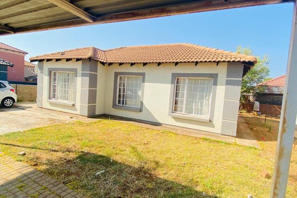 3 Bedroom Property for Sale in Rosslyn Gauteng