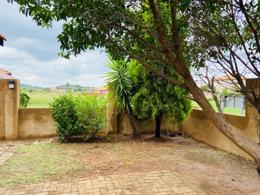 3 Bedroom Property for Sale in Rosslyn Gauteng